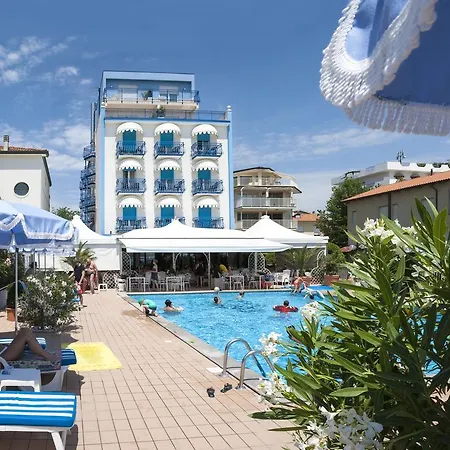 Plaza Esplanade Hotel 3*