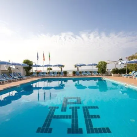 Plaza Esplanade Hotel