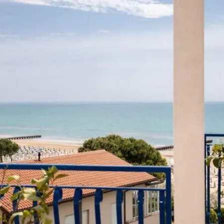 Plaza Esplanade Hotel 3*