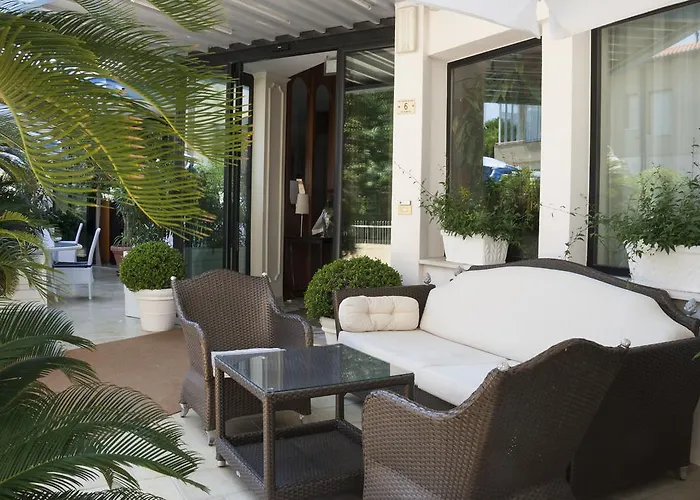 Plaza Esplanade 3*