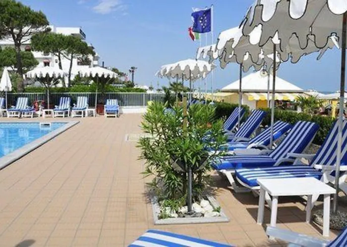 Plaza Esplanade Hotel 3*