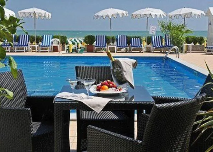 Plaza Esplanade 3*