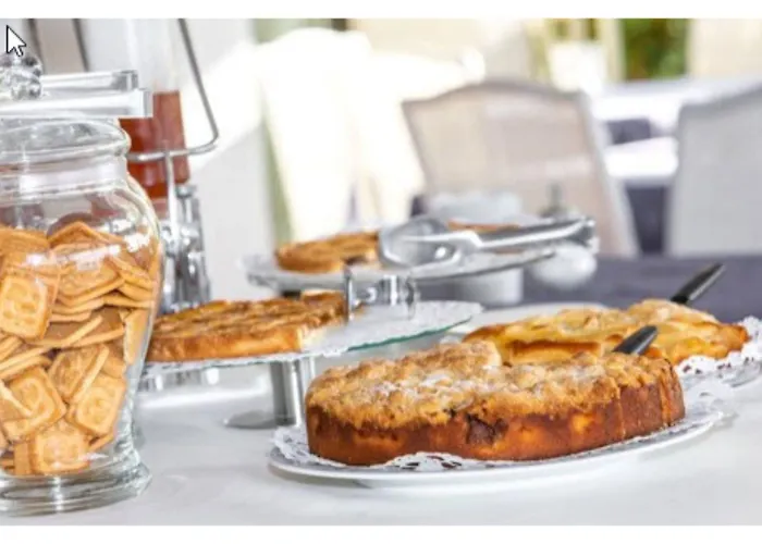 فندق Plaza Esplanade 3*