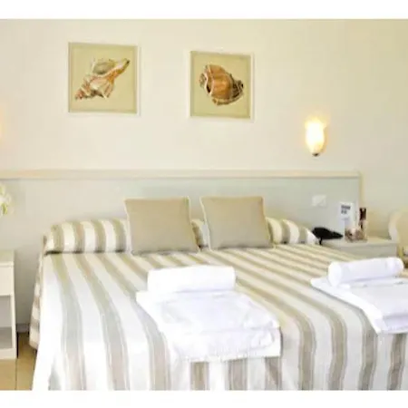 Plaza Esplanade 3*