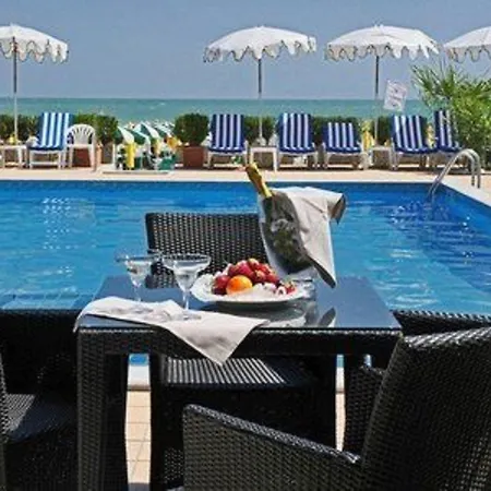 Plaza Esplanade 3*