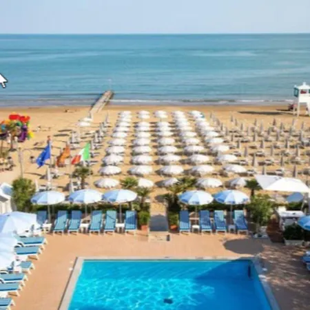 Plaza Esplanade 3*