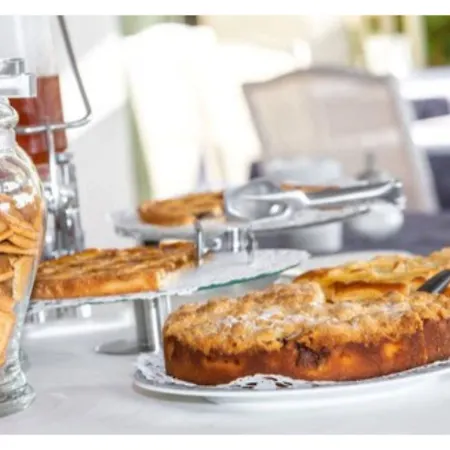 Hotel Plaza Esplanade 3*